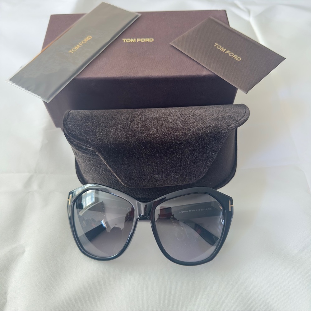 😎 TOM FORD Angelina Sunglasses, Black, TF 317